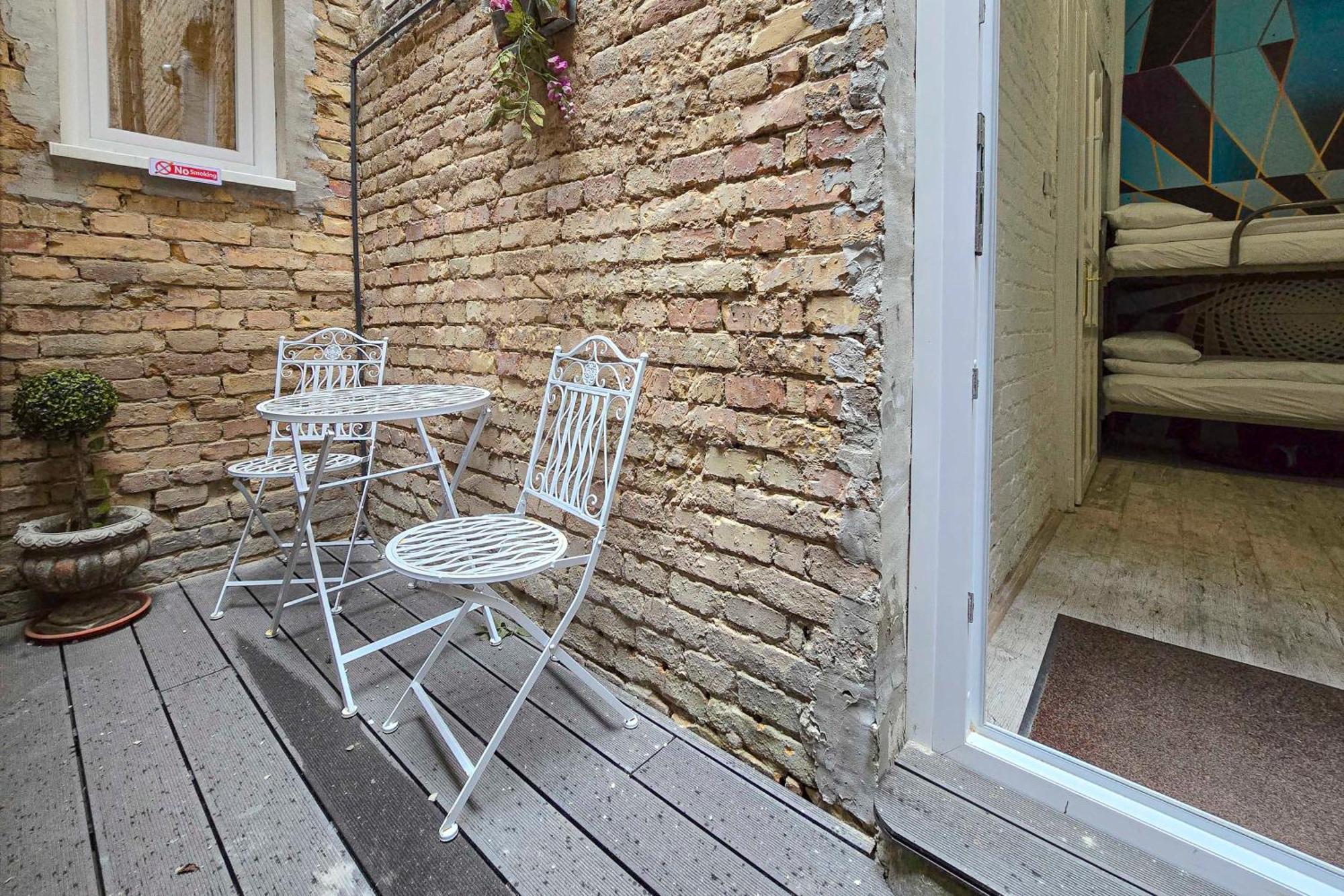 Wolf Apartment With Terrace Budapest Exterior photo